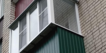 Демонтаж старого балкона остекление балкона обшивка проф листом сварочные работы,с увеличением полезной площади!